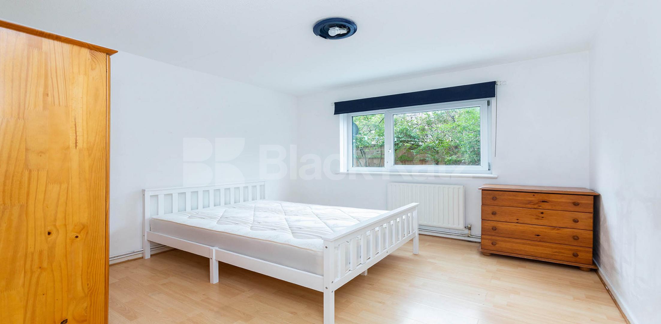 Ground floor 4 bedroom with large garden by Bromley By Bow Patrick Connolly Gardens, Bow E3